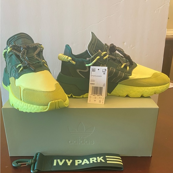 adidas Other - ADIDAS Nite Jogger
Beyonce Ivy Park Dark Green Frozen Yellow